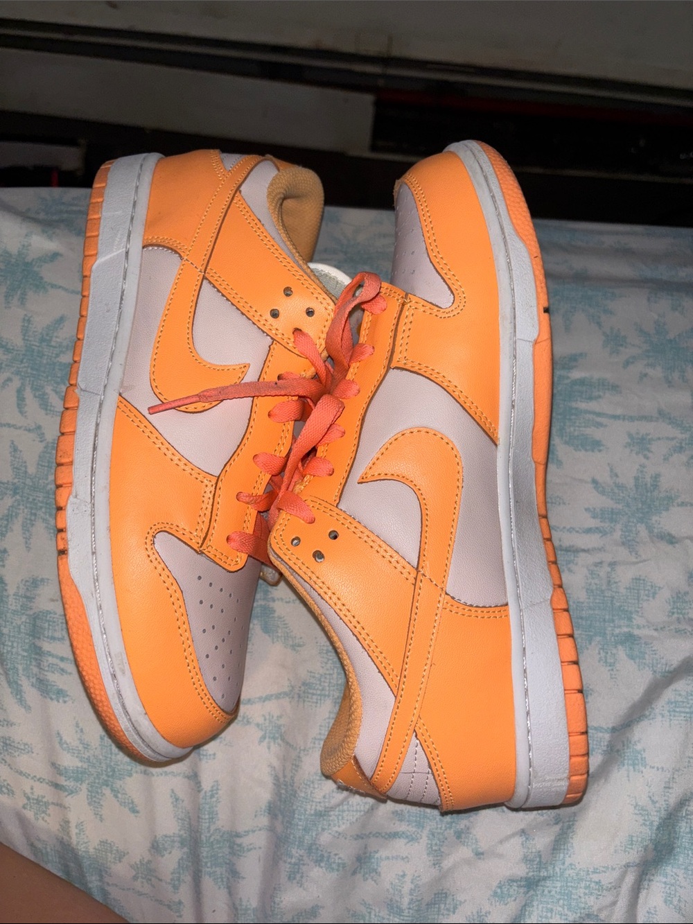 Nike men peach  and Light orange Low-Top Sneakers with orange  Laces